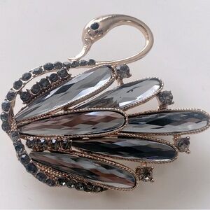 Swan brooch